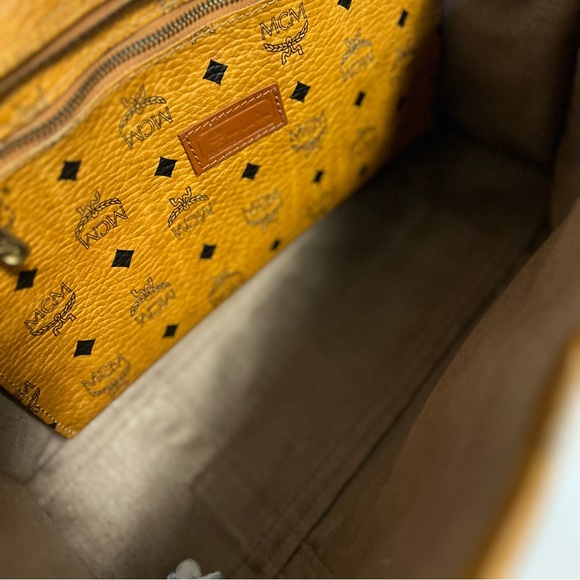 MCM shoppers bag - Picture 6 of 11